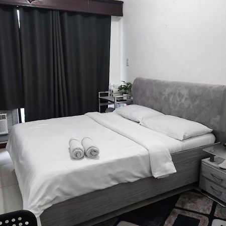 Citadel Inn Makati City Buitenkant foto
